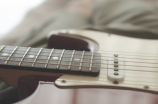 Fender Stratocaster：经典中的经典